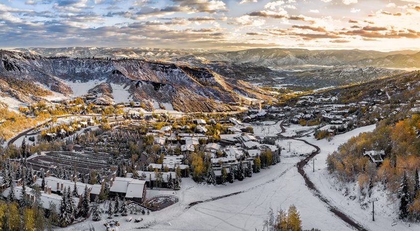 Aspen-Pitkin County Airport (ASE, KASE) Private Jet Charter Aspen-Pitkin County Airport (ASE, KASE) Private Jet Charter