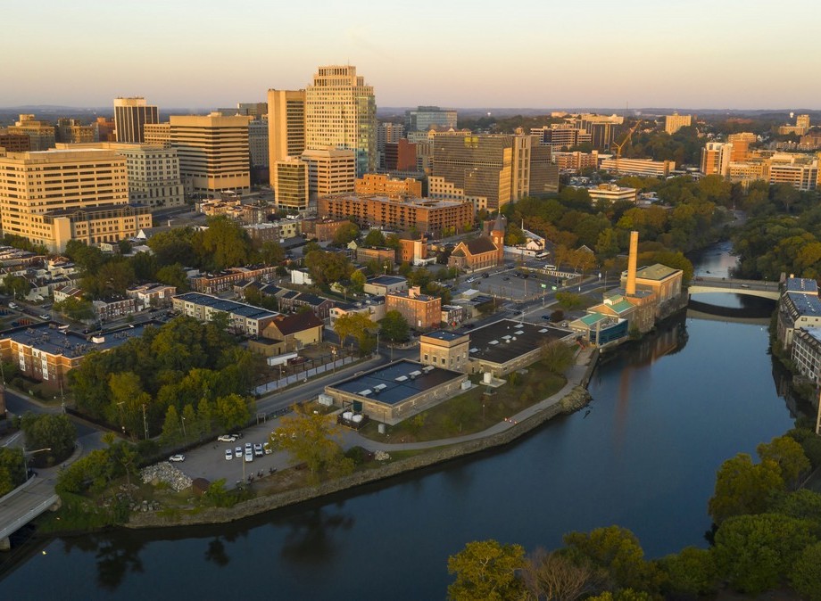 Greater Wilmington Airport (ILG, KILG) Private Jet Charter Greater Wilmington Airport (ILG, KILG) Private Jet Charter