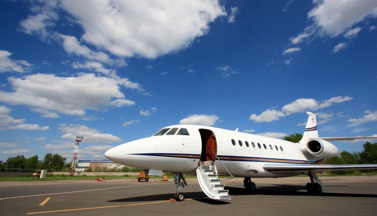 Falcon 2000 Jet