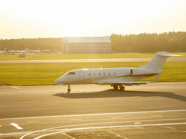 challenger 300 private jet