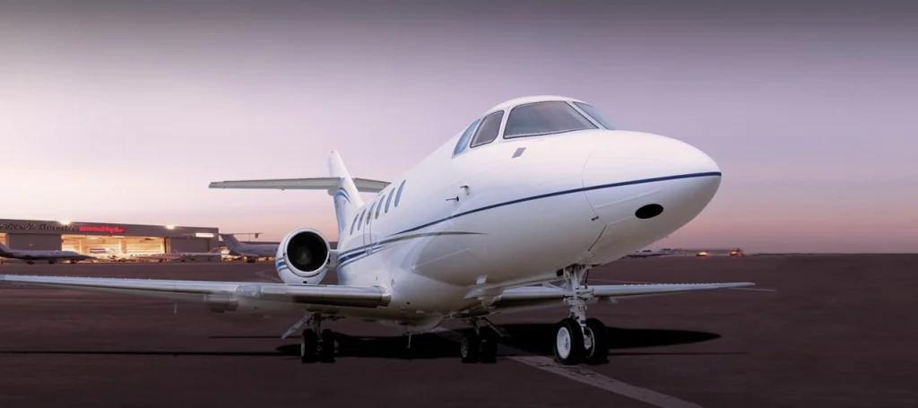 hawker 700 charter