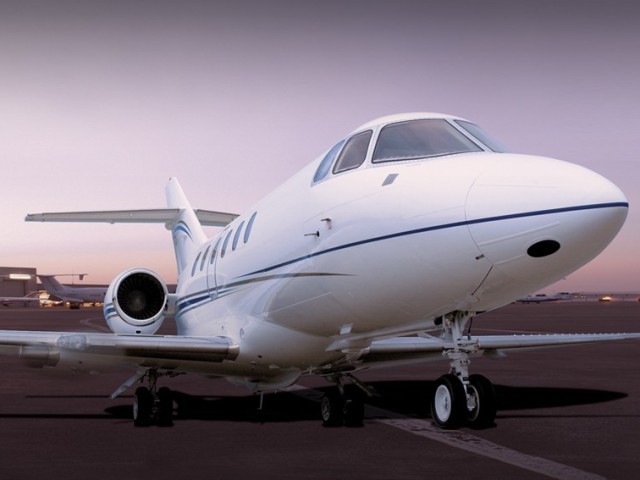 hawker 700 charter