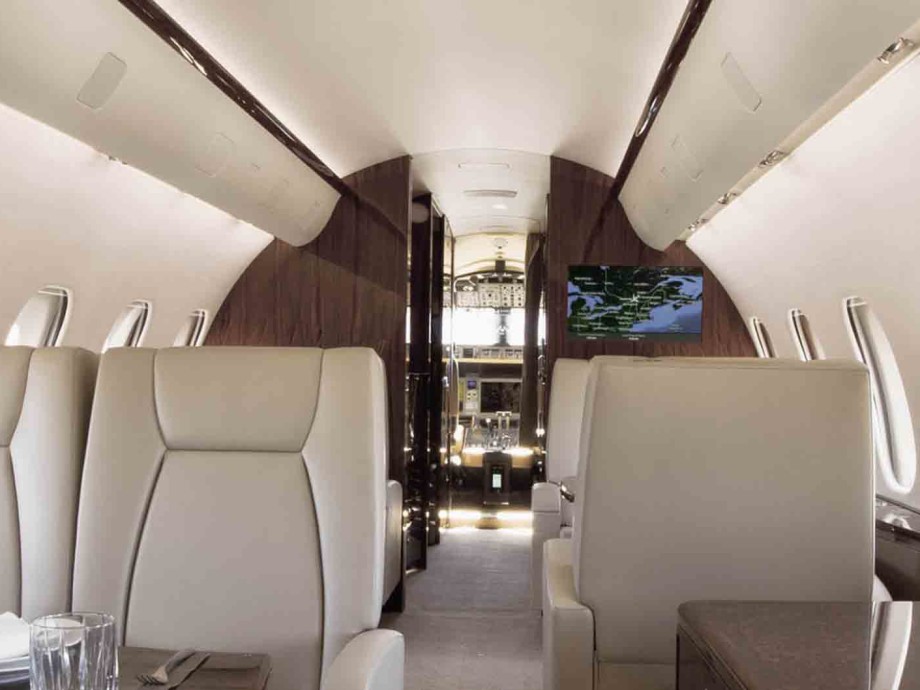 Bombardier Global 5000 interior