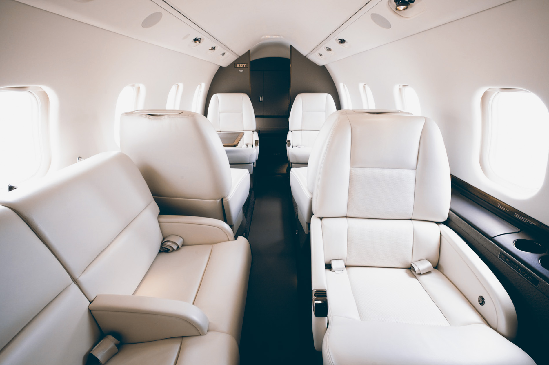 learjet 60XR interior