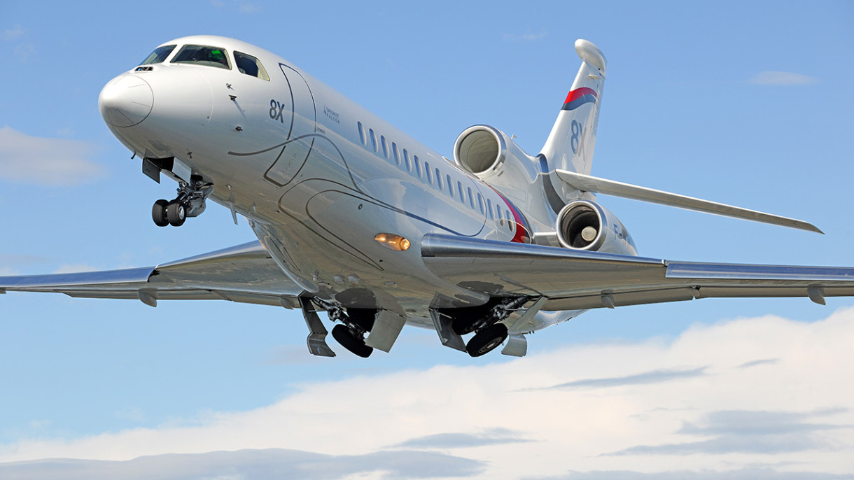 Dassault Falcon 8X jet charter exterior