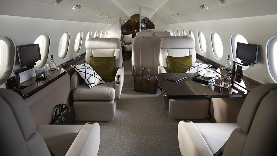 Falcon 900LX interior