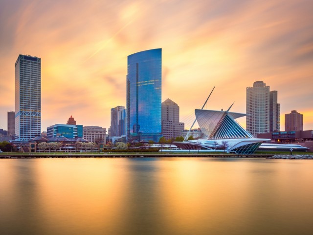 Milwaukee Private Jet Charter