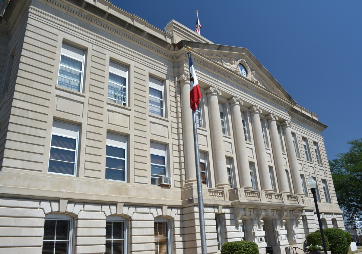 Jefferson Municipal Airport (EFW, KEFW) Private Jet Charter Aircraft