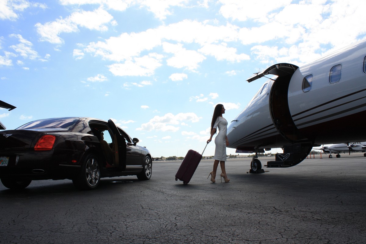 How much luggage can I take on a private jet?