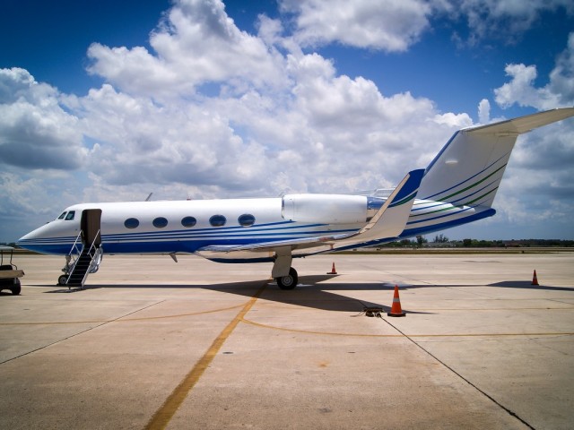 5 Super Midsize Jets for Popular On-Demand Private Jet Transcontinental Routes