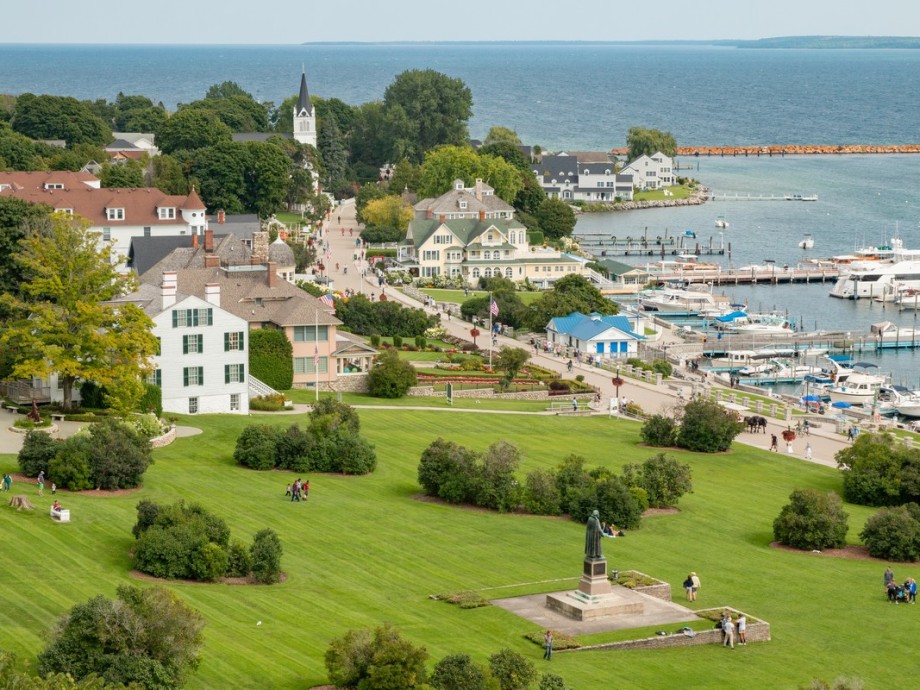 Mackinac Island Private Jet Charter Mackinac Island Private Jet Charter