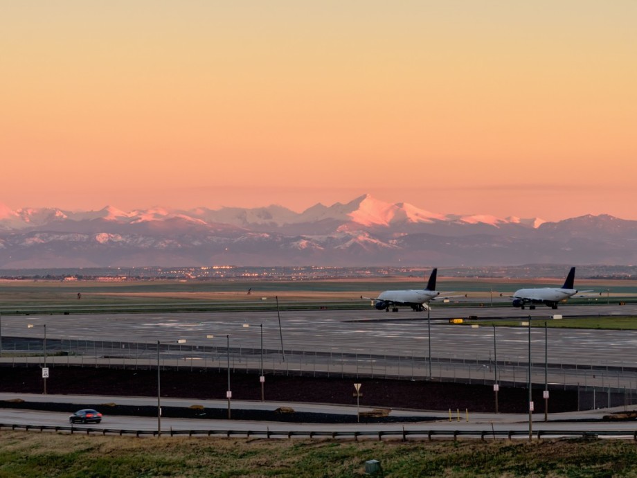 Denver International Airport (DEN, KDEN) Private Jet Charter Denver International Airport (DEN, KDEN) Private Jet Charter