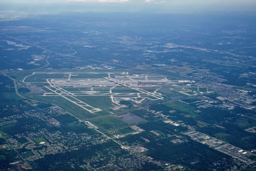 Detroit Metropolitan Wayne County Airport (DTW, KDTW) Private Jet Charter