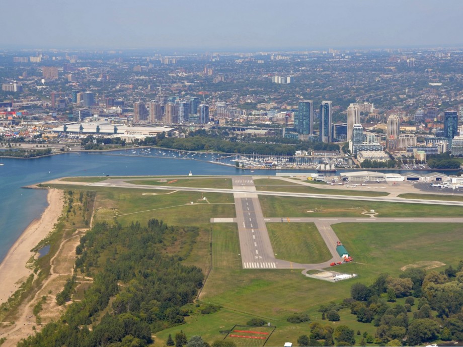 Billy Bishop Toronto City Airport (YTZ, CYTZ) Private Jet Charter Billy Bishop Toronto City Airport (YTZ, CYTZ) Private Jet Charter