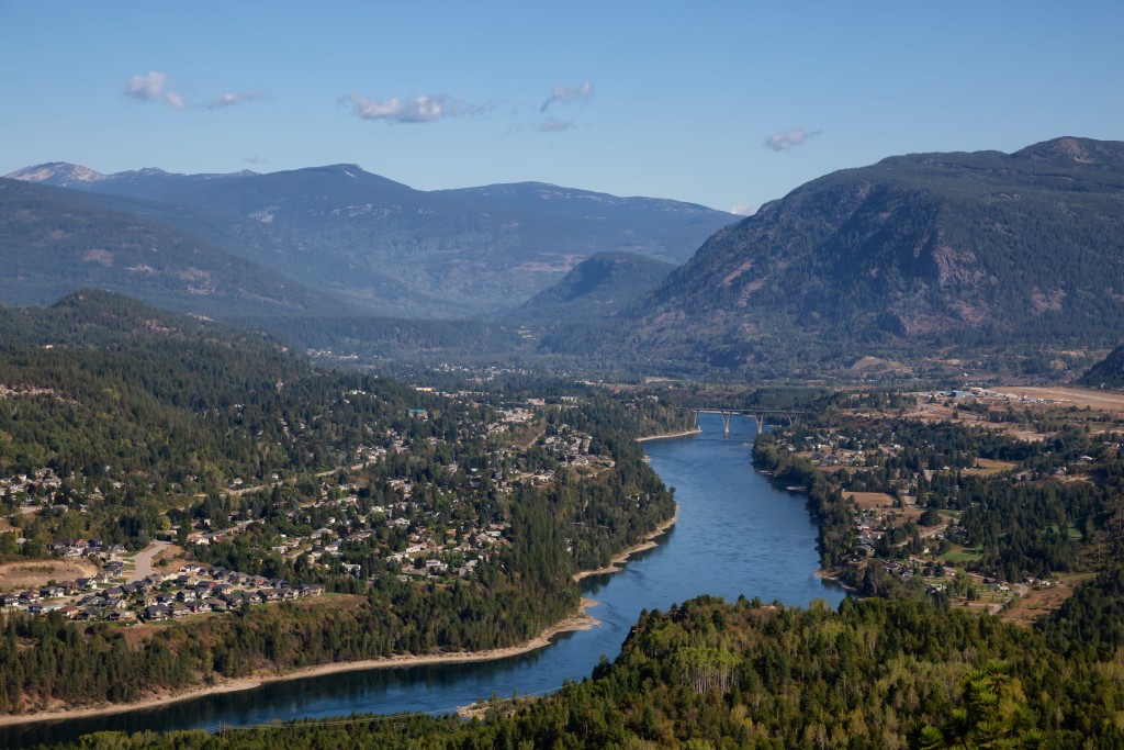 Castlegar West Kootenay Regional Airport (YCG, CYCG) Private Jet Charter