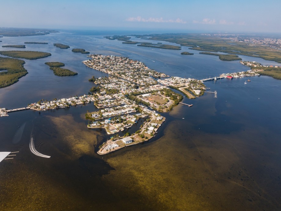 Pine Island Airport (DUF, KDUF) Private Jet Charter Pine Island Airport (DUF, KDUF) Private Jet Charter