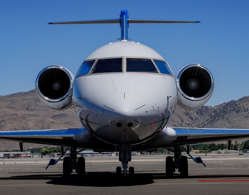 Private Jet Charter Challenger 605