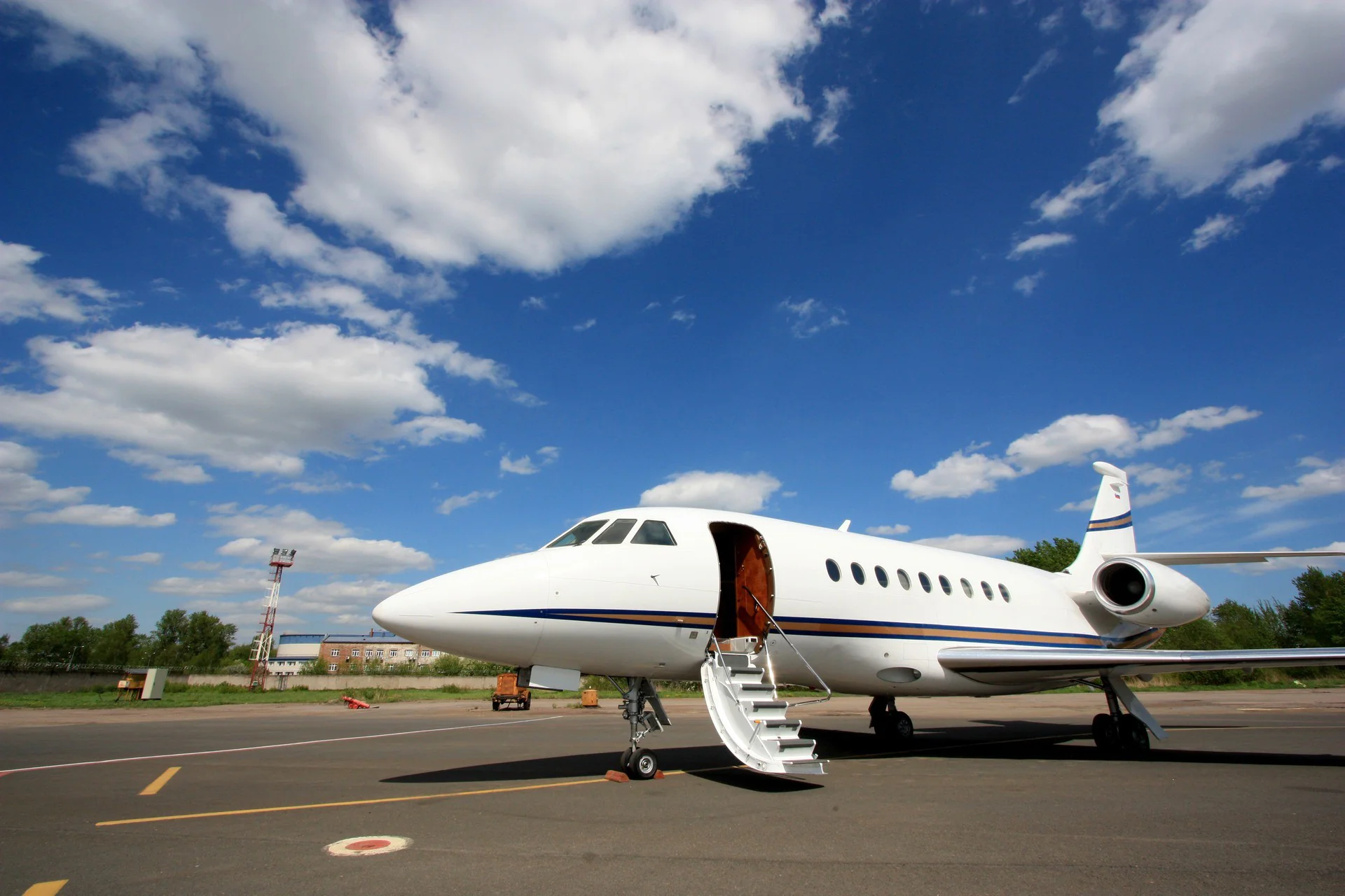 Private Jet Charter Falcon 2000EX