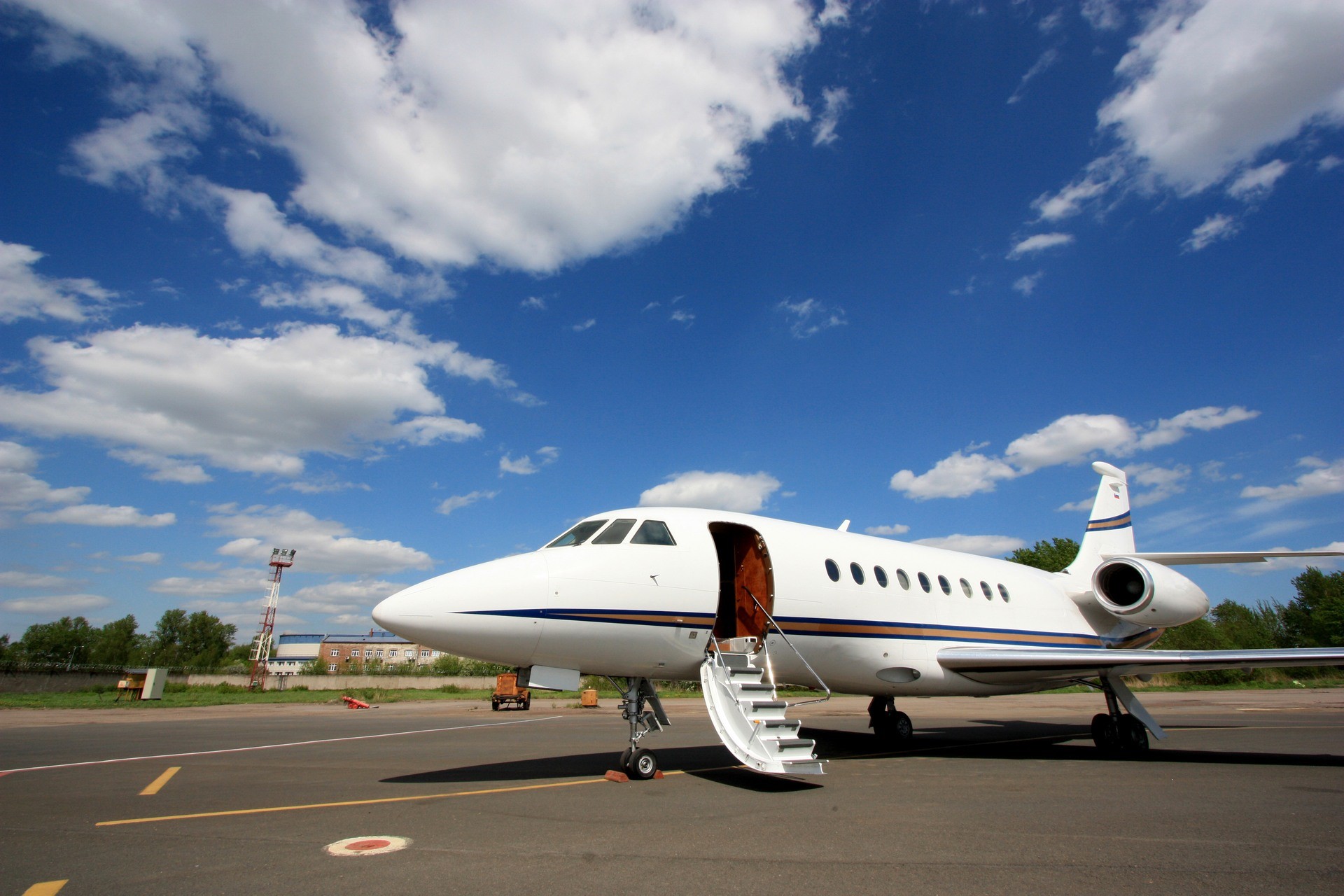 Private Jet Charter Falcon 2000EX