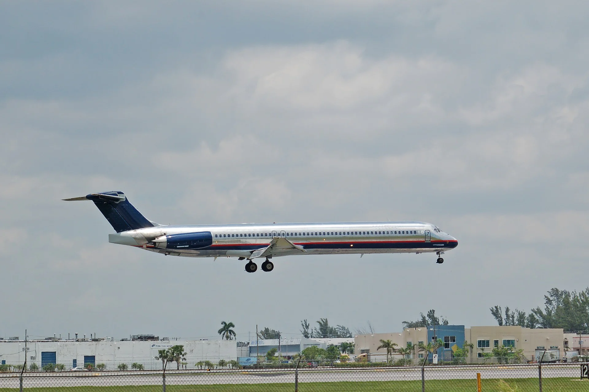 Private Jet Charter McDonnell Douglas MD-83