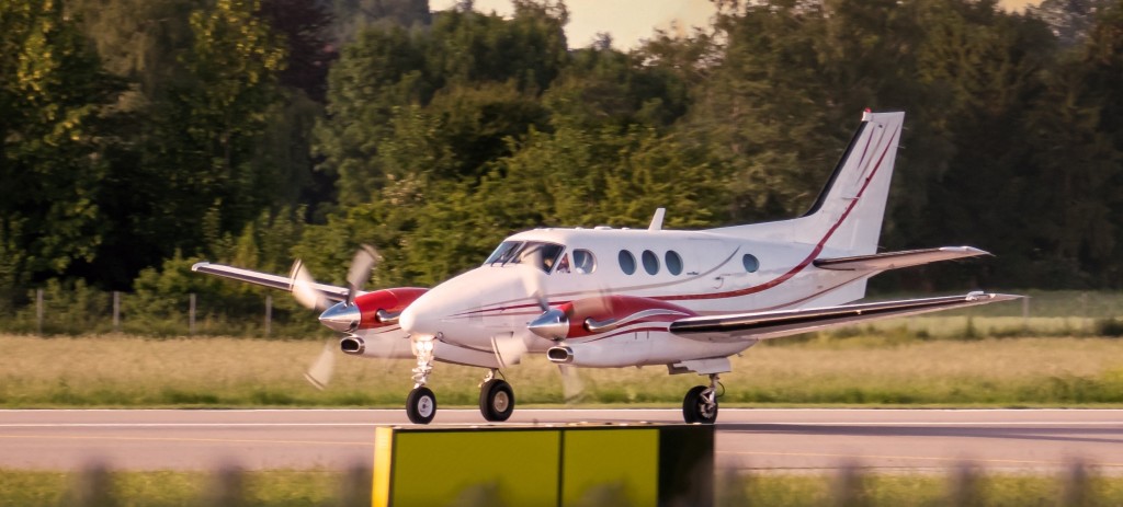 Private Jet Charter Cessna 425 Conquest I