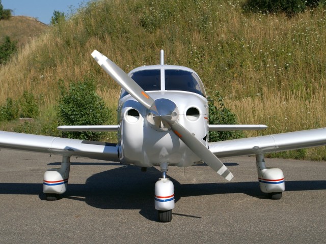 Private Jet Charter Piper Archer DX