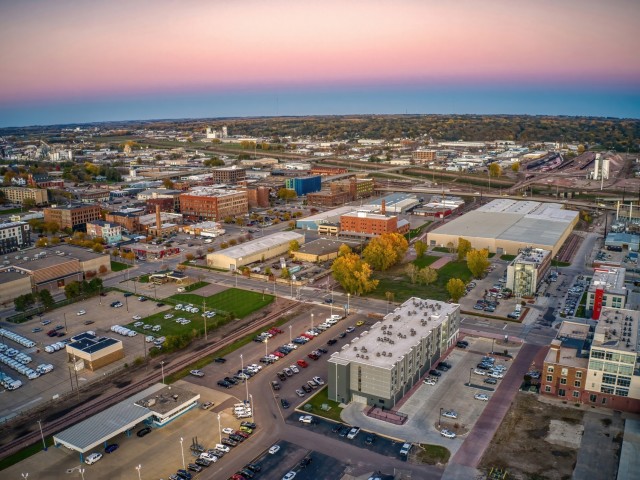 Sioux Gateway Airport (SUX, KSUX) Private Jet Charter