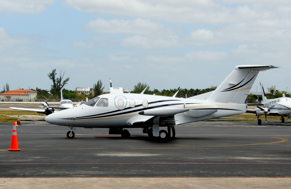 Private Jet Charter Eclipse 500