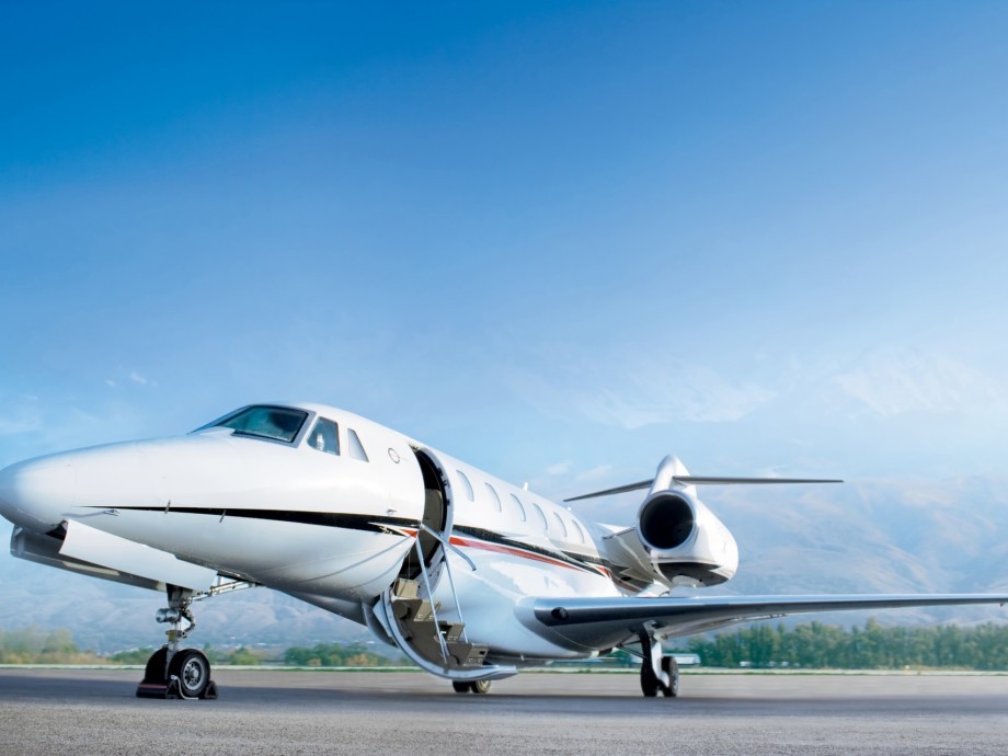 Blackbushe Airport (BBS, EGLK) Private Jet Charter Blackbushe Airport (BBS, EGLK) Private Jet Charter