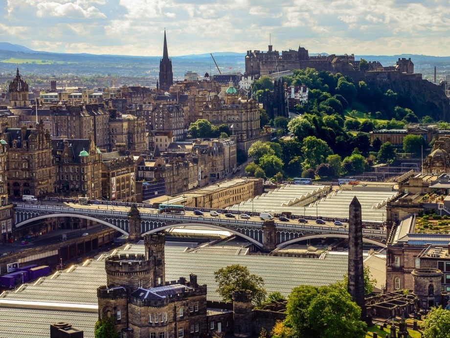 Edinburgh, UK Private Jet Charter Edinburgh, UK Private Jet Charter