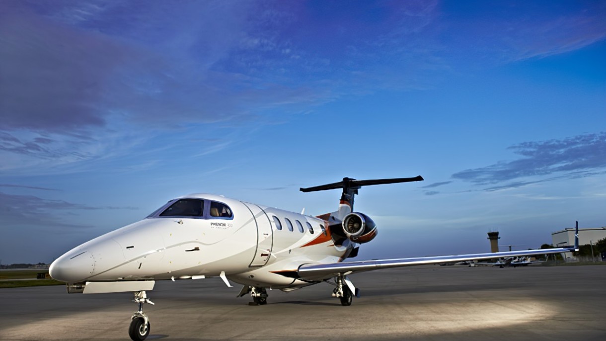 Phenom-300-exterior