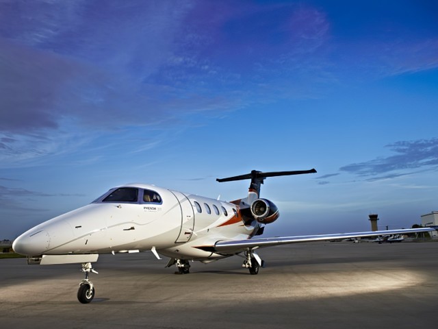 Phenom-300-exterior