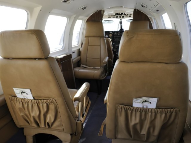 Piper Navajo Interior