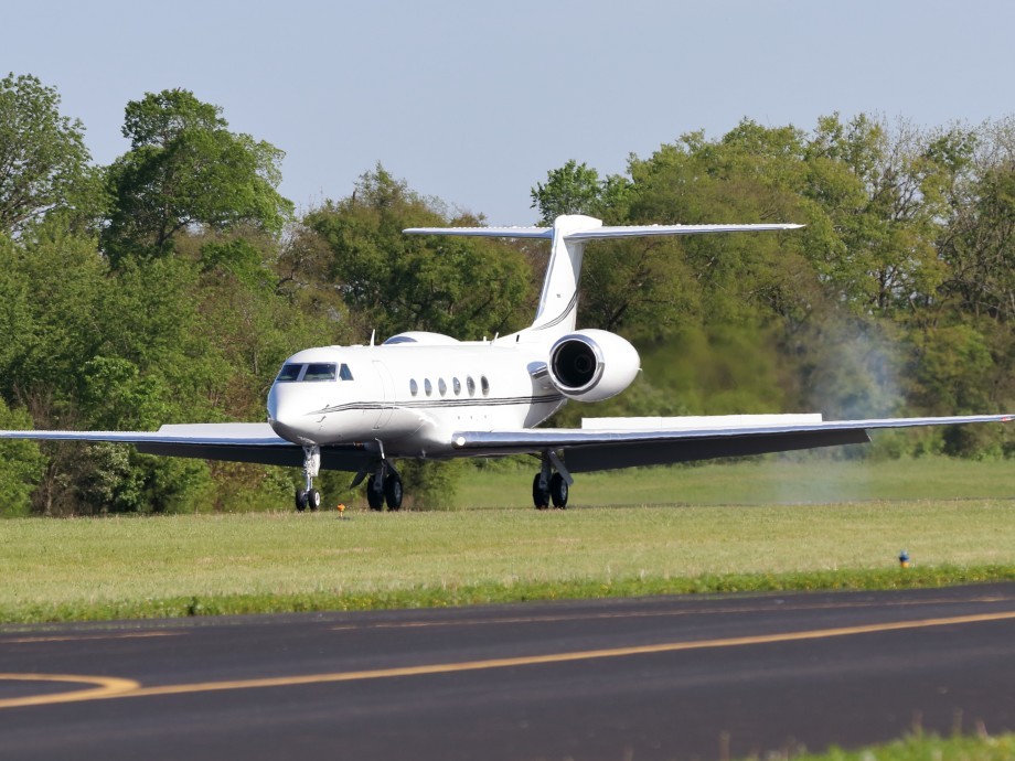 Gulfstream G300 Charter